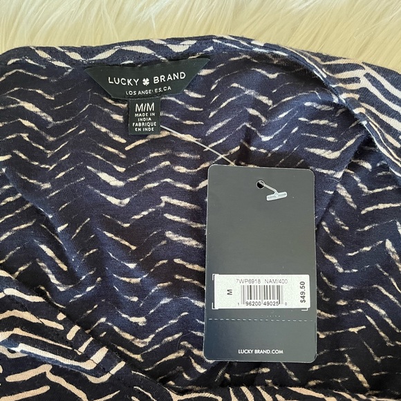 {Lucky Brand} Abstract Chevron Print Peplum Blouse in Navy & Tan - Medium - NWT - Picture 8 of 8